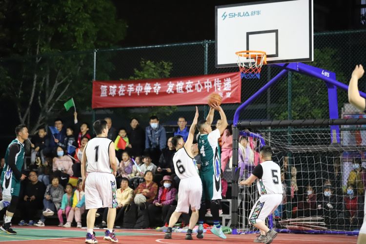 在小里的